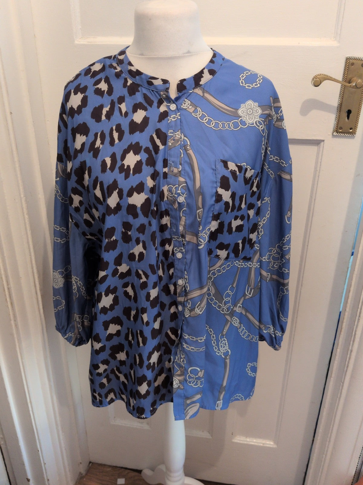 XL Blue Leopard Print And Chain Patterned Blouse Long Sleeve
