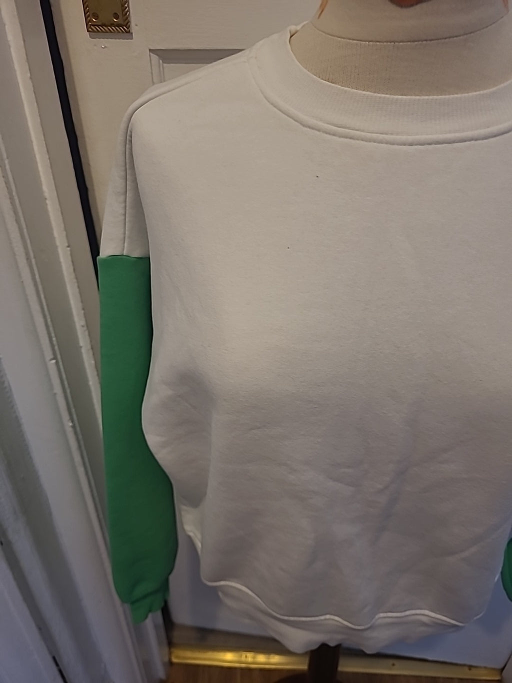 Ladies Asos Size 8 Green White Pullover Jumper