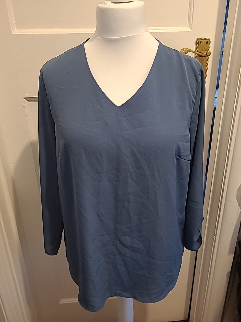 Ladies Emery Rose Size XL Bluey Grey Short Sleeved Blouse With V Neck