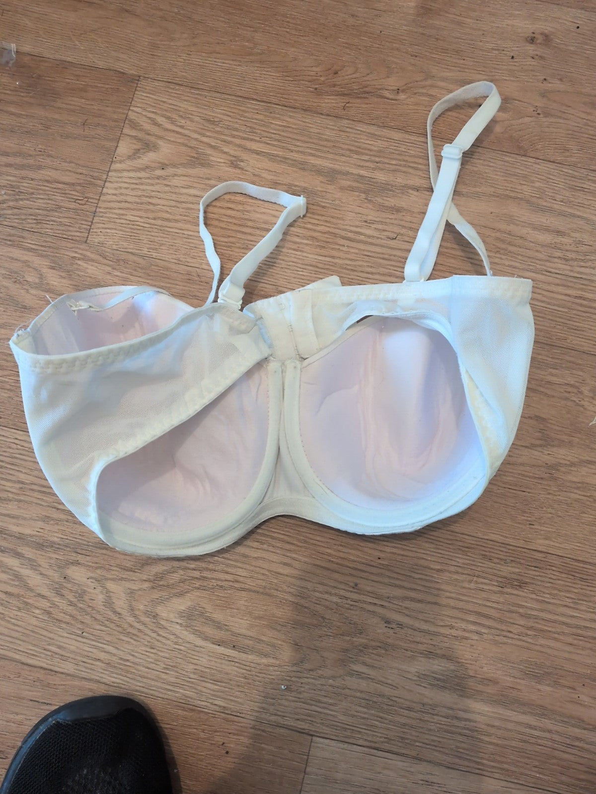 F&F 38D White Padded And Wired Bra
