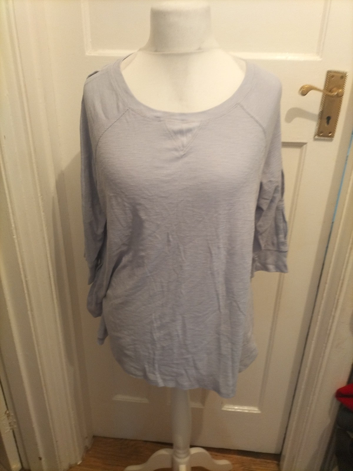 Mens Calvin Klein Size XL Pale Purple T-shirt