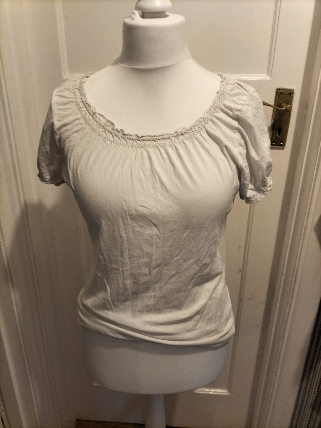 Ladies Size 12 White Short Sleeved Elasticated Hem Tshirt