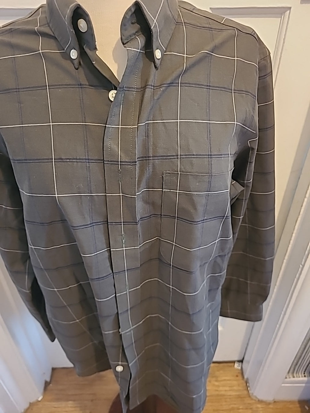 Mens St Johns Bay Size Medium Green Check Long Sleeved Shirt