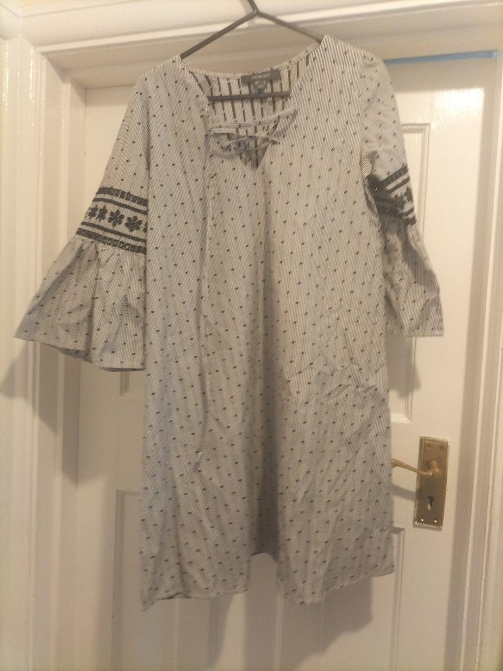Ladies Primark Size 4 Black White Short Flute Sleeved Dress