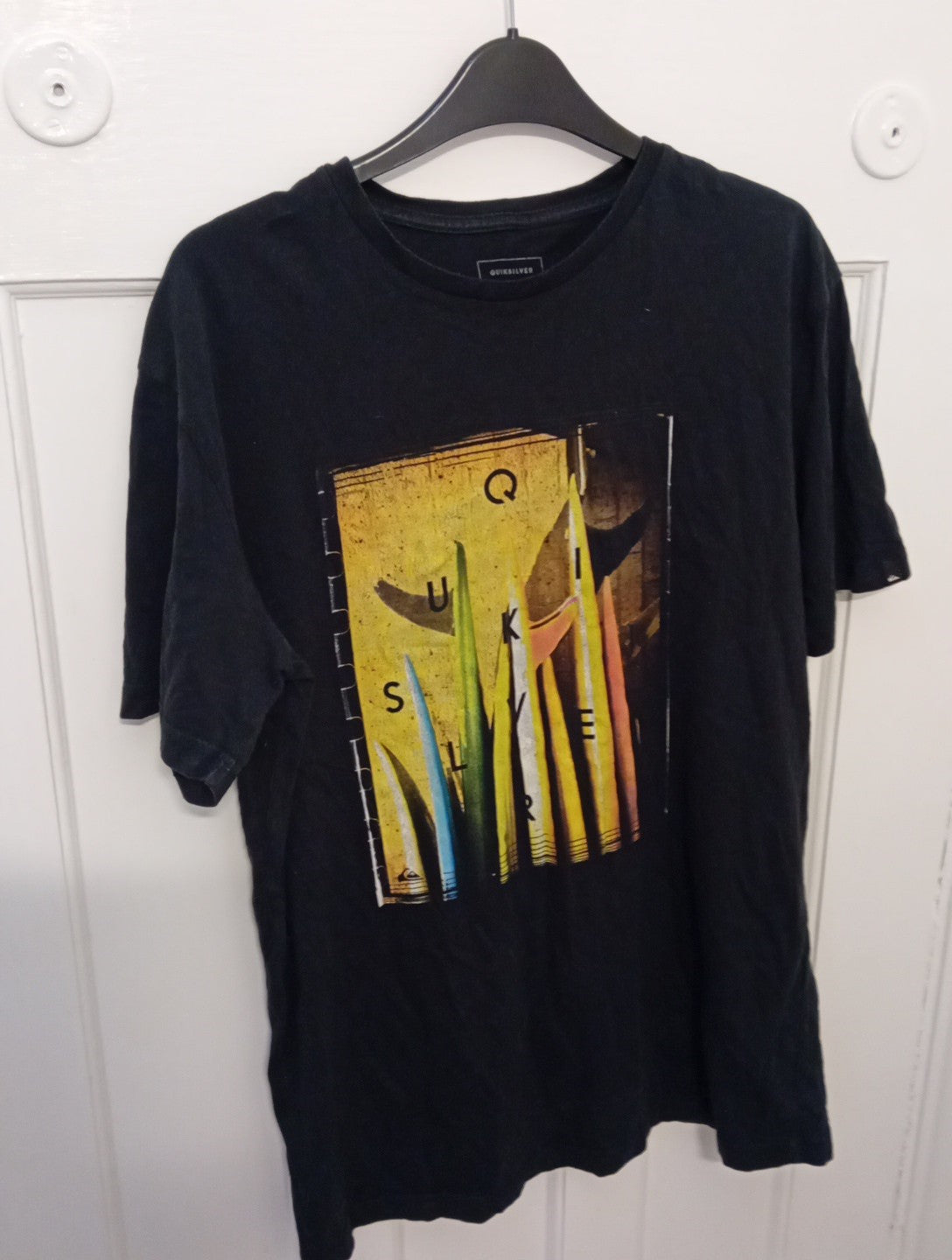 Mens T.shirt QUIKSILVER size Med Black