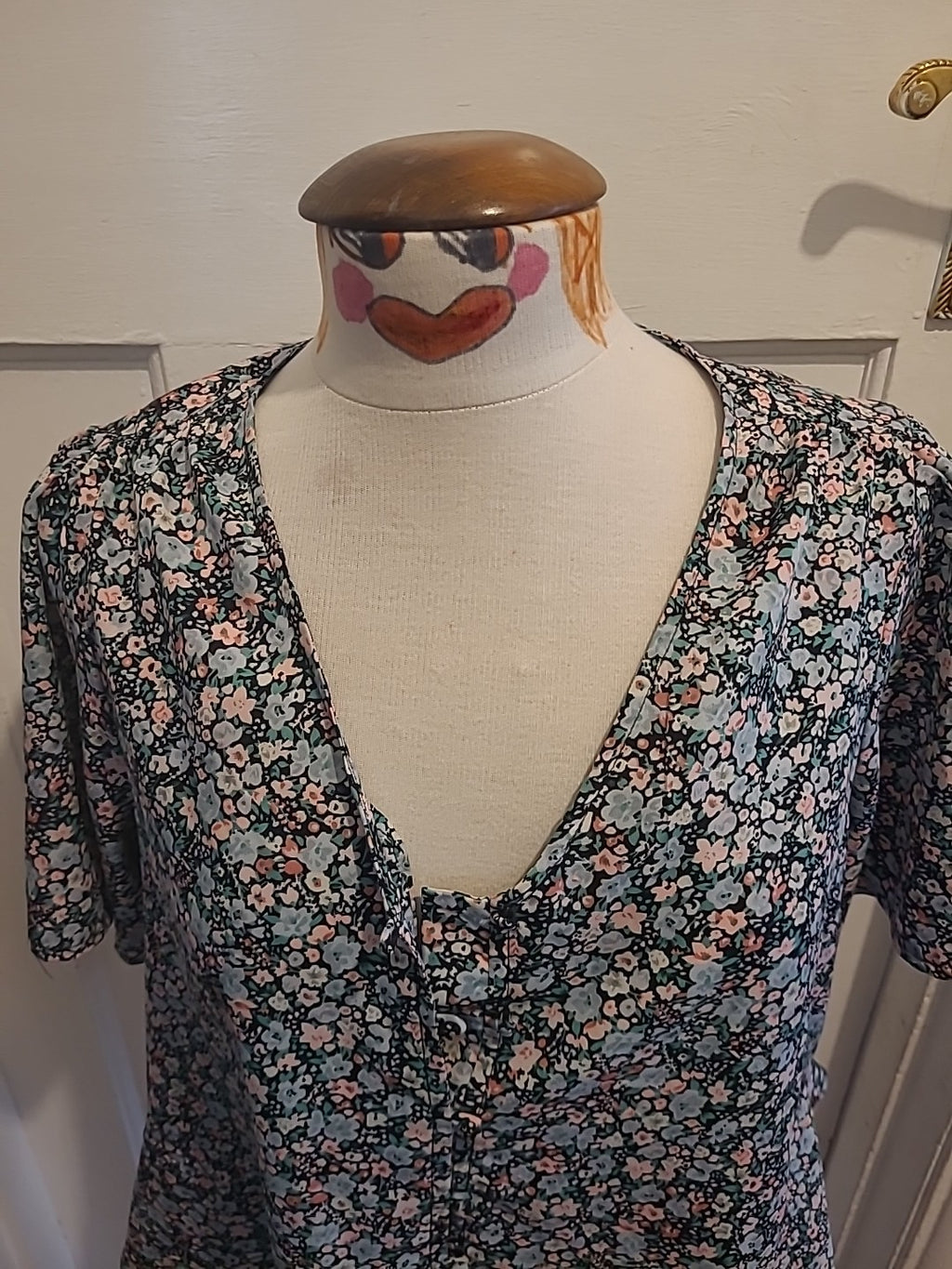 Ladies New LooK Maternity Size 10 Green/Pink/White Short Sleeved Blouse