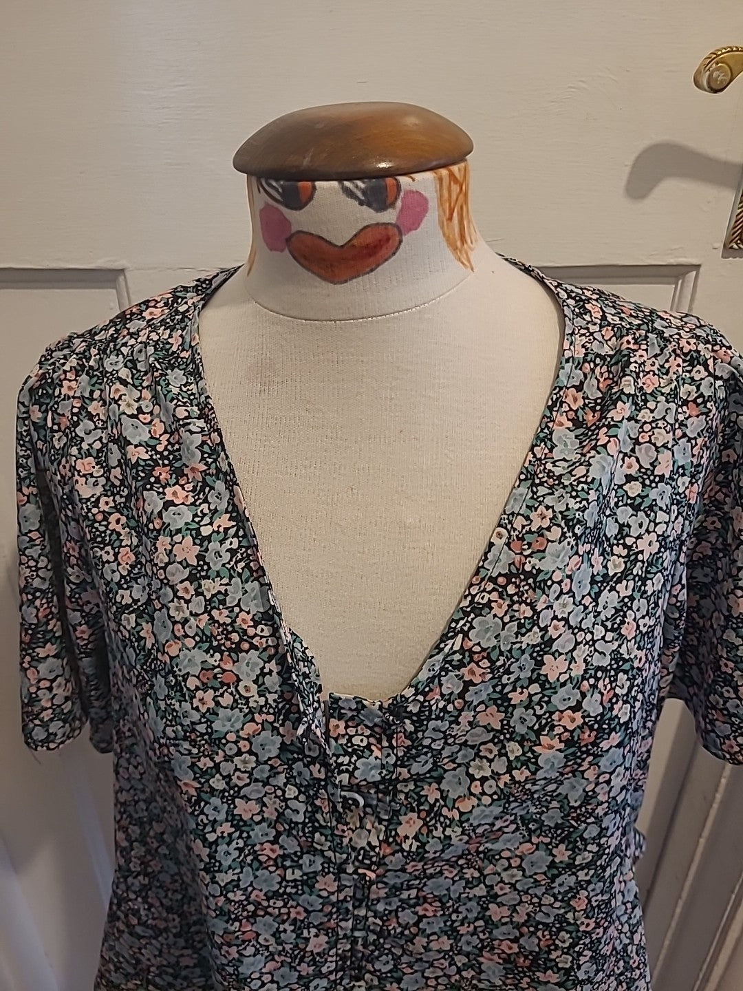 Ladies New LooK Maternity Size 10 Green/Pink/White Short Sleeved Blouse