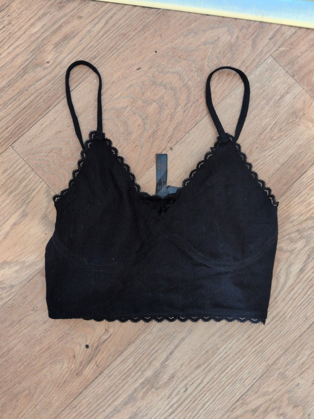 Primark 12/14 Black Frill Hem Bralette
