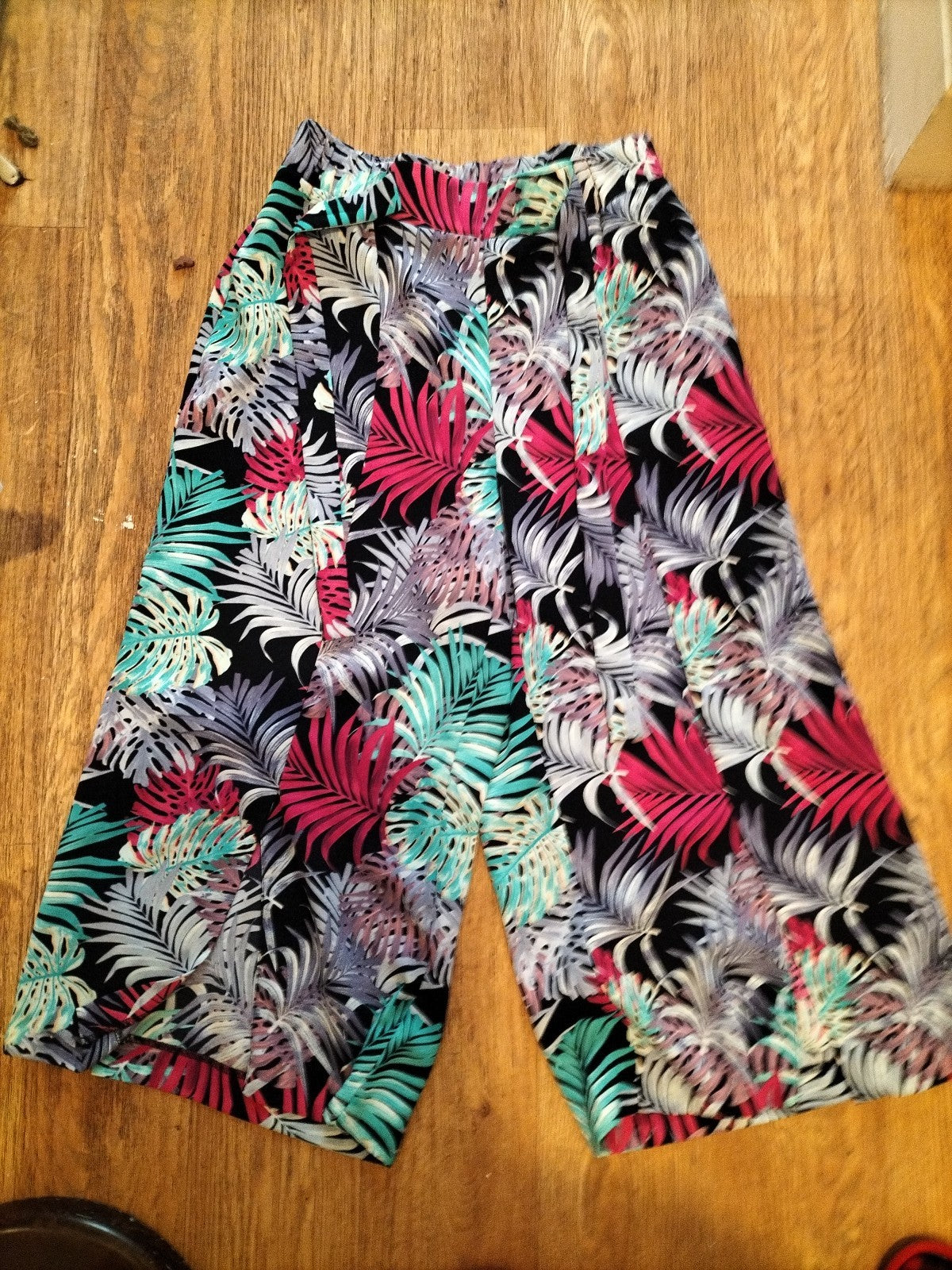 Ladies Stradivarius Size Medium Multi Elasticated Leaf Detail Trousers