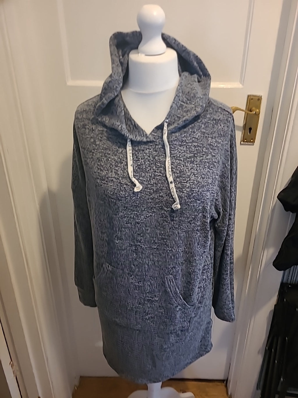 Ladies Love To Lounge Size 12/14 Grey Fleck Long Sleeve Jumper