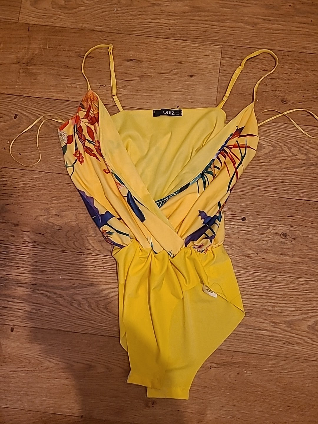 Ladies Yellow Floral Quiz Top Size 10