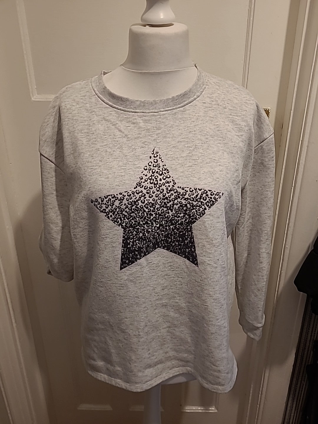 Ladies Bonmarche Size 16 White Fleck Star Long Sleeve Jumper