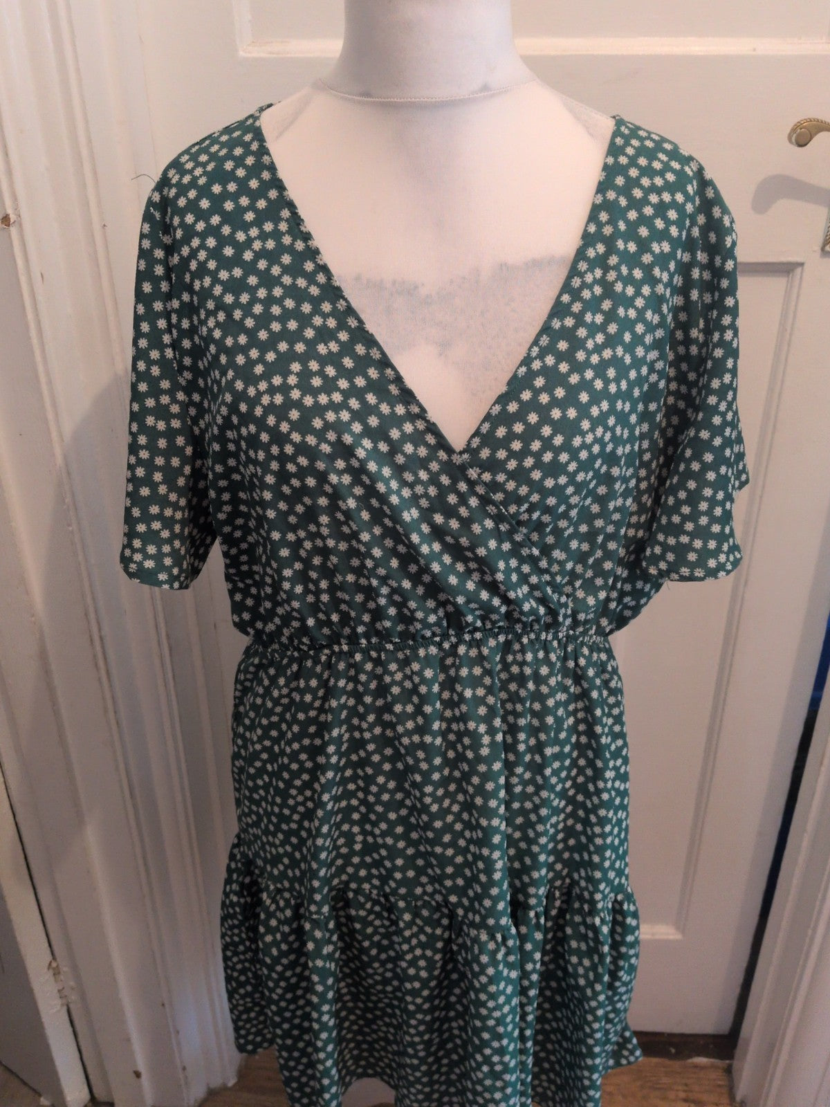 Shein Curve 2XL Green With White V Neck Dress