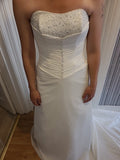 Ladies Wedding Gown Size 8 D'ZAGE Pale Ivory & Sequins