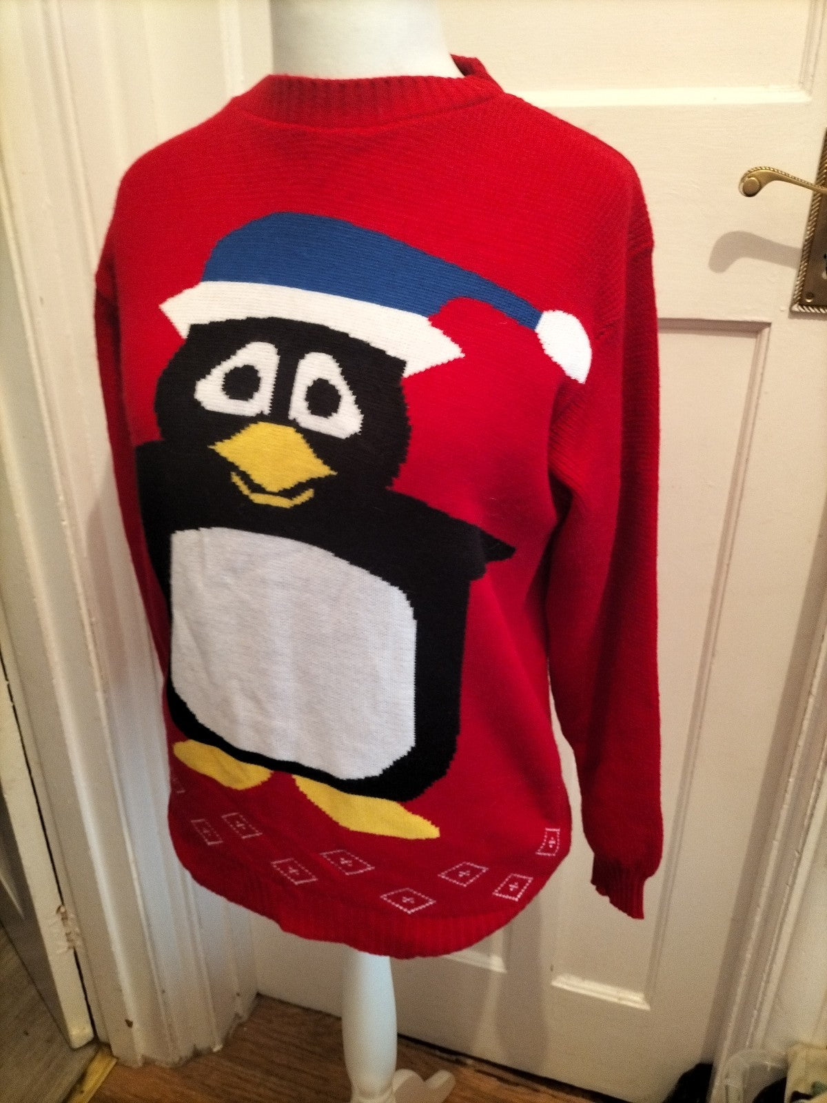 Fab Medium Red Pullover Jumper Penquin