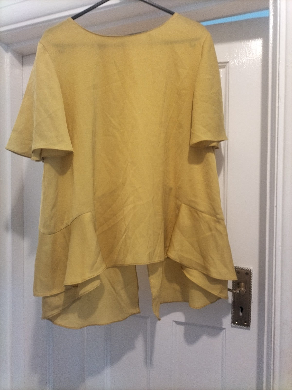 Ladies River Island Size 8 Yellow Short Sleeved Flowy Blouse