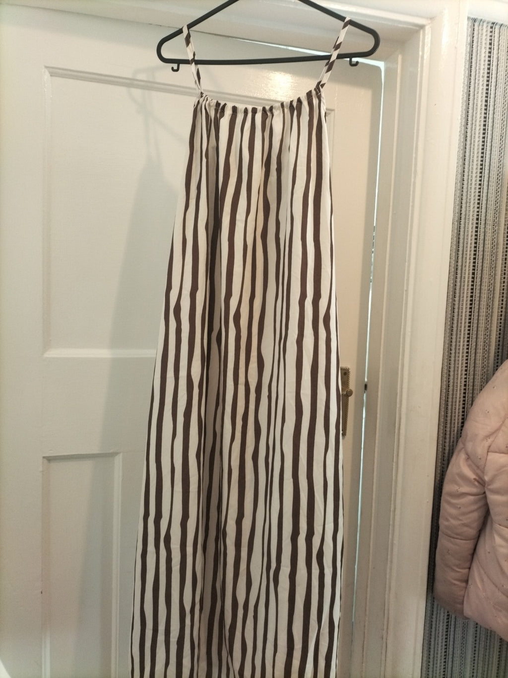 Brand New Ladies Dazy Size Small Brown White Striped Sleeveless Pencil Dress