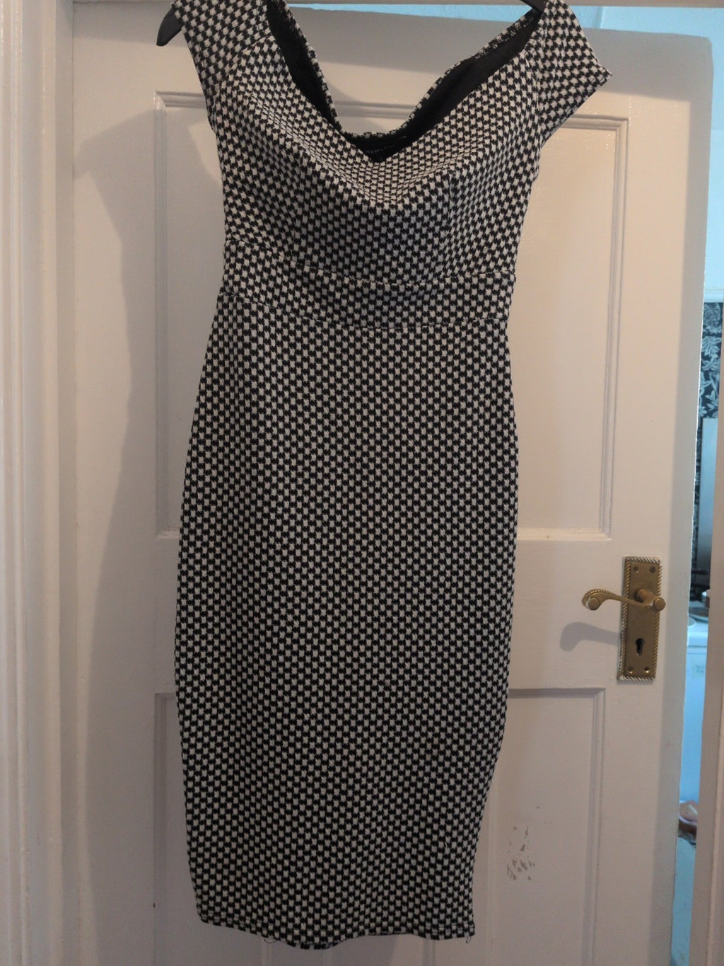 New Look 8 Black And White Sleeveless Dress