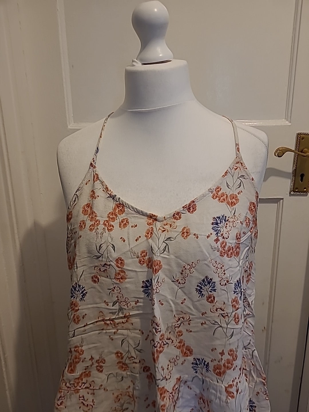 Ladies New look Size 14 White Floral Strappy Vest Top