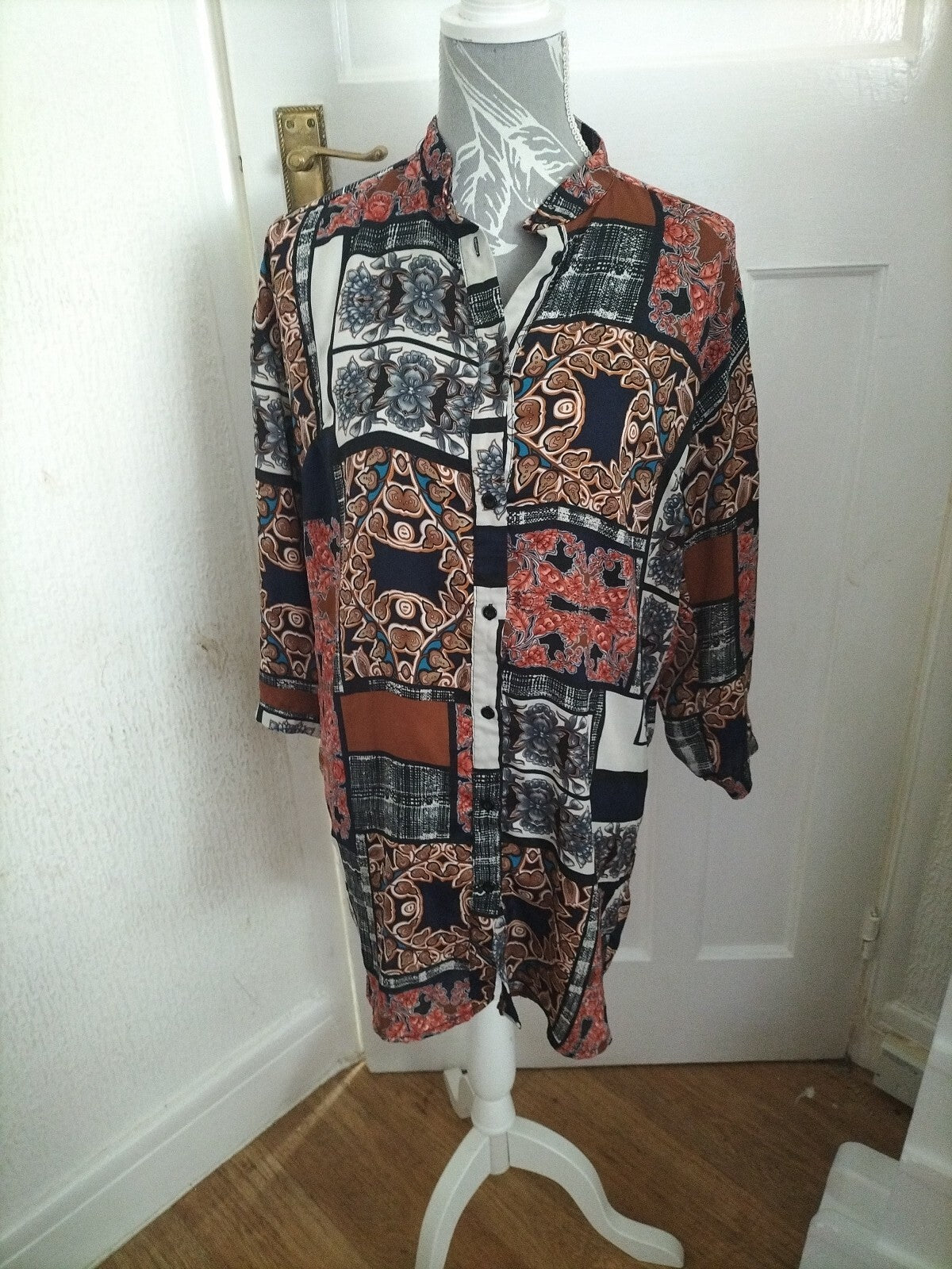 Ladies Love Over Things Size Small Black Multi Colored Long Sleeved Blouse