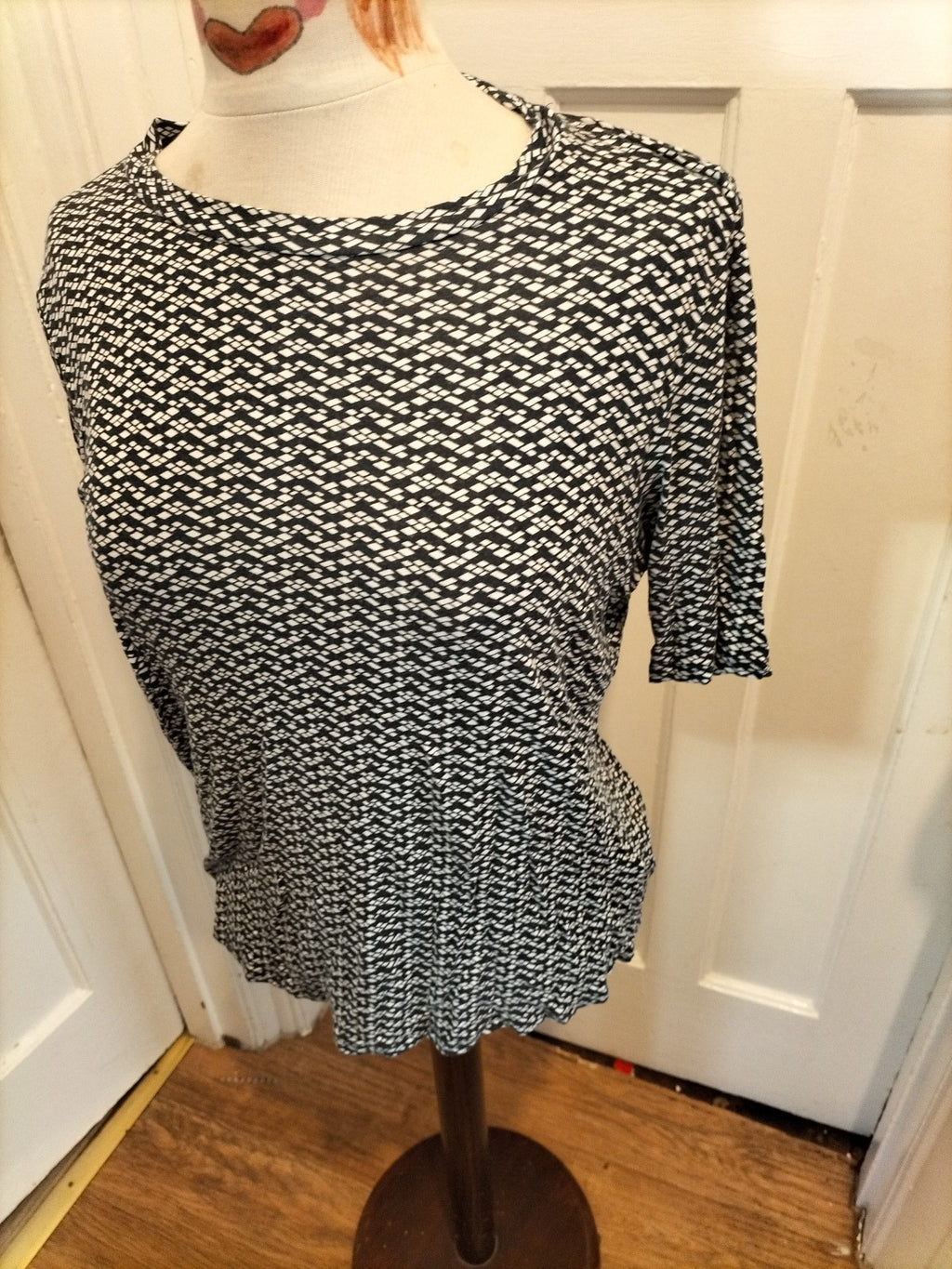 Ladies Marks And Spencer Size 14 Navy And White Diamond Pattern Short Sleeved...