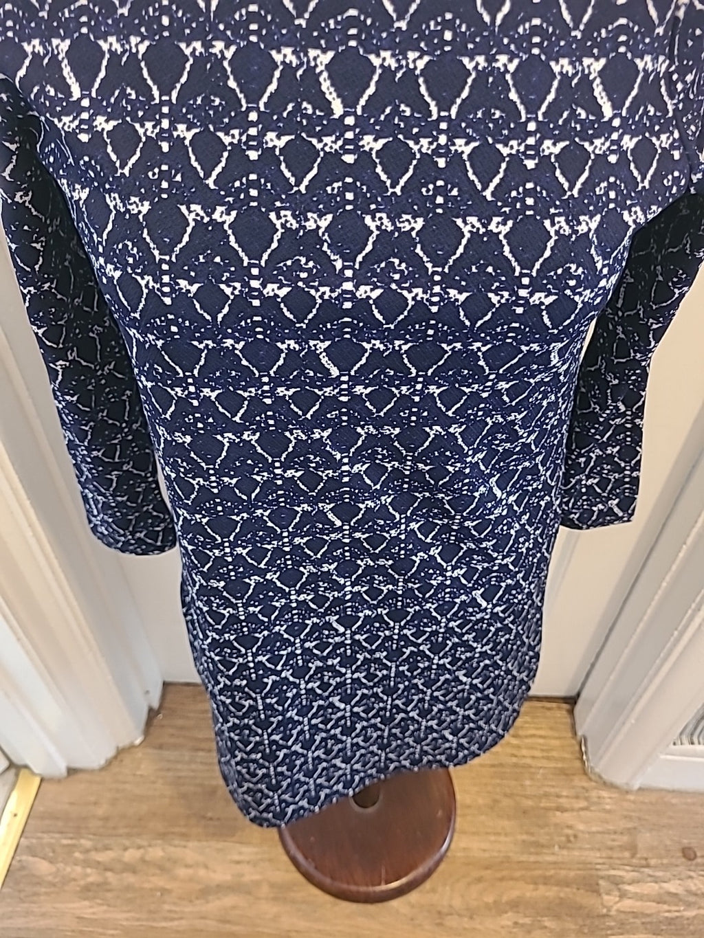 Ladies Vero Moda Size 8 Navy Blue White Long Sleeved Dress