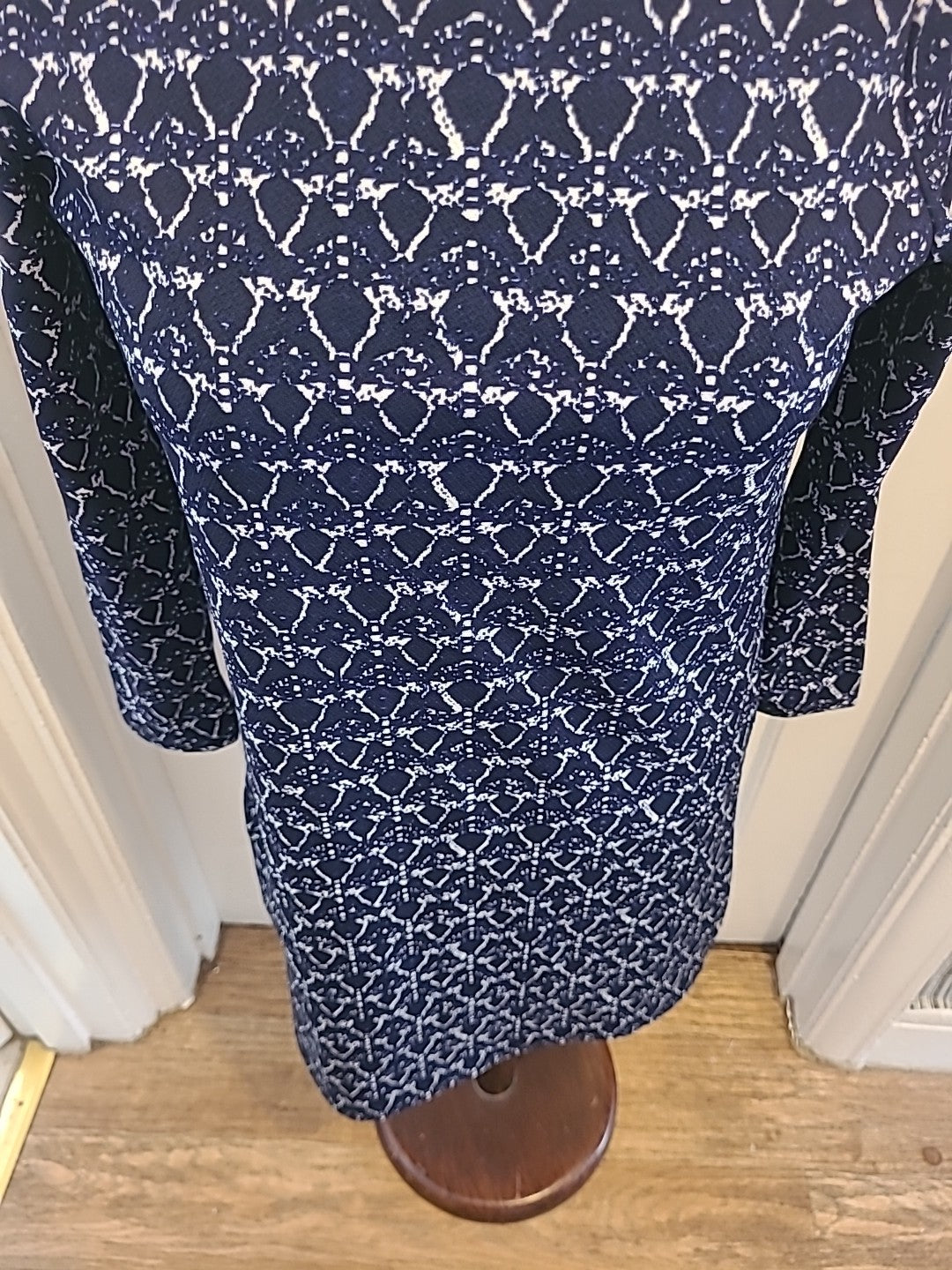 Ladies Vero Moda Size 8 Navy Blue White Long Sleeved Dress