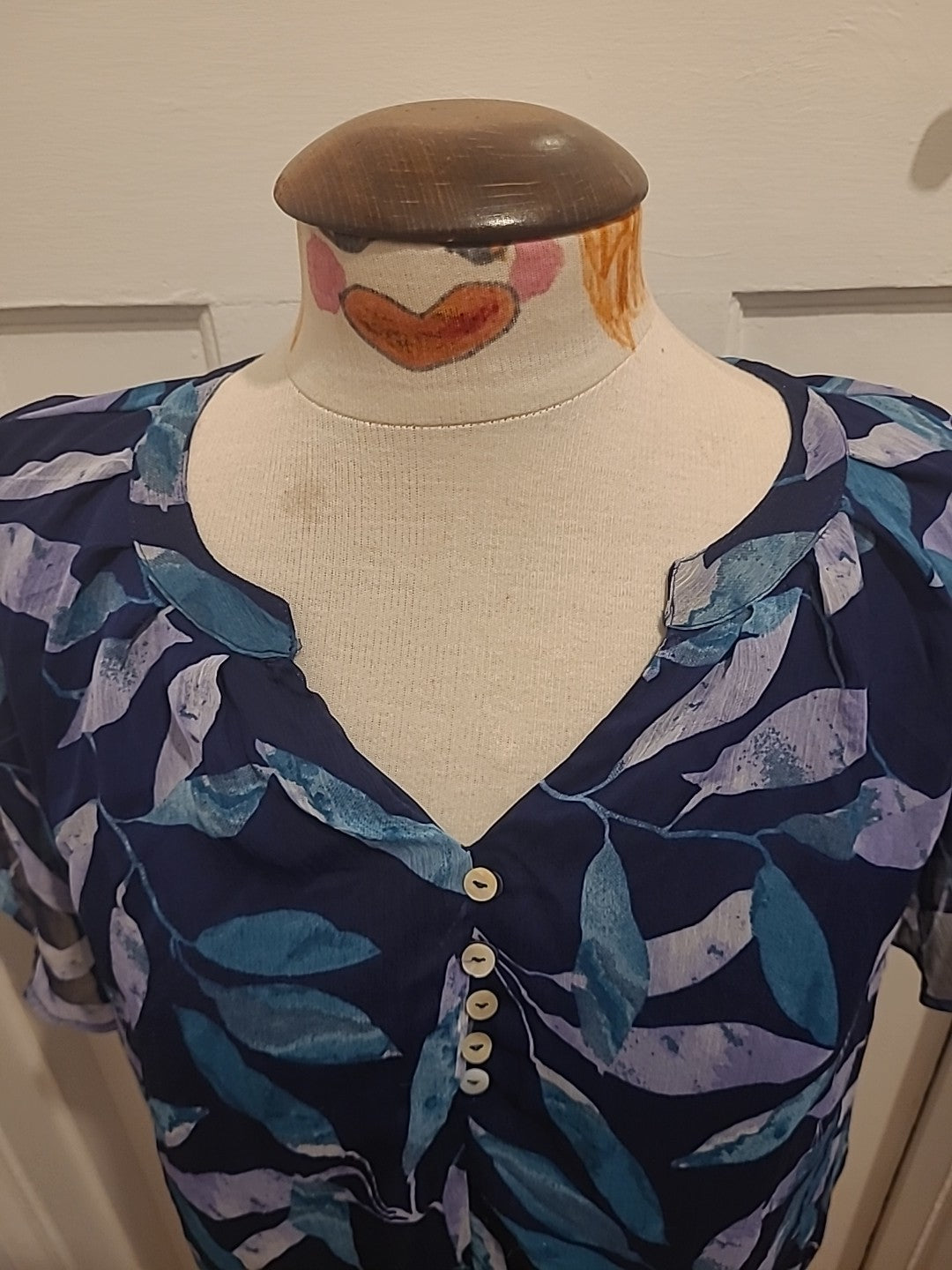 Ladies Bonmarche Size 12 Green Navy Leaf Design Short Sleeved Lined Blouse