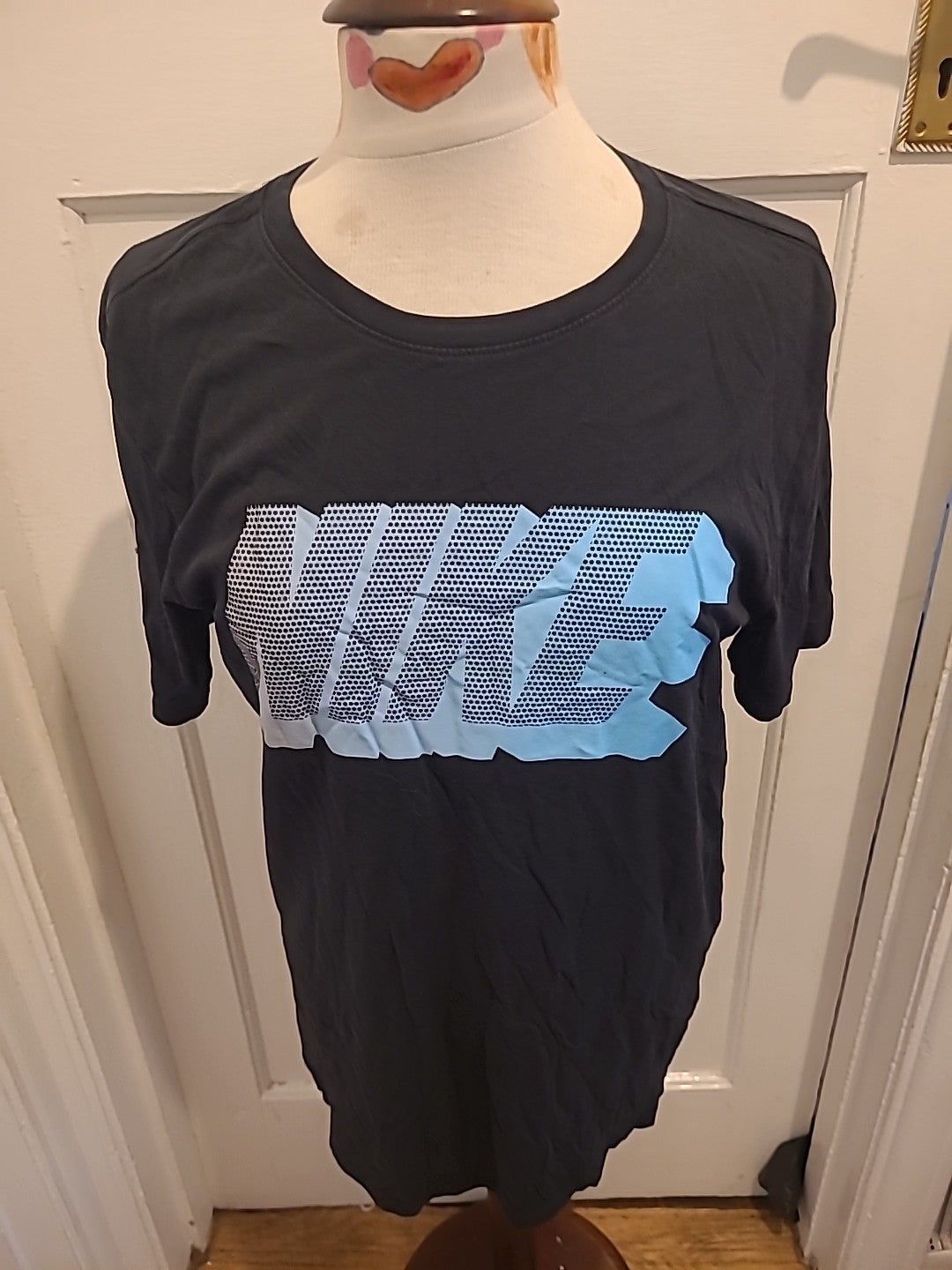 Mens Nike Size Medium Black/Blue Short Sleeved Tshirt