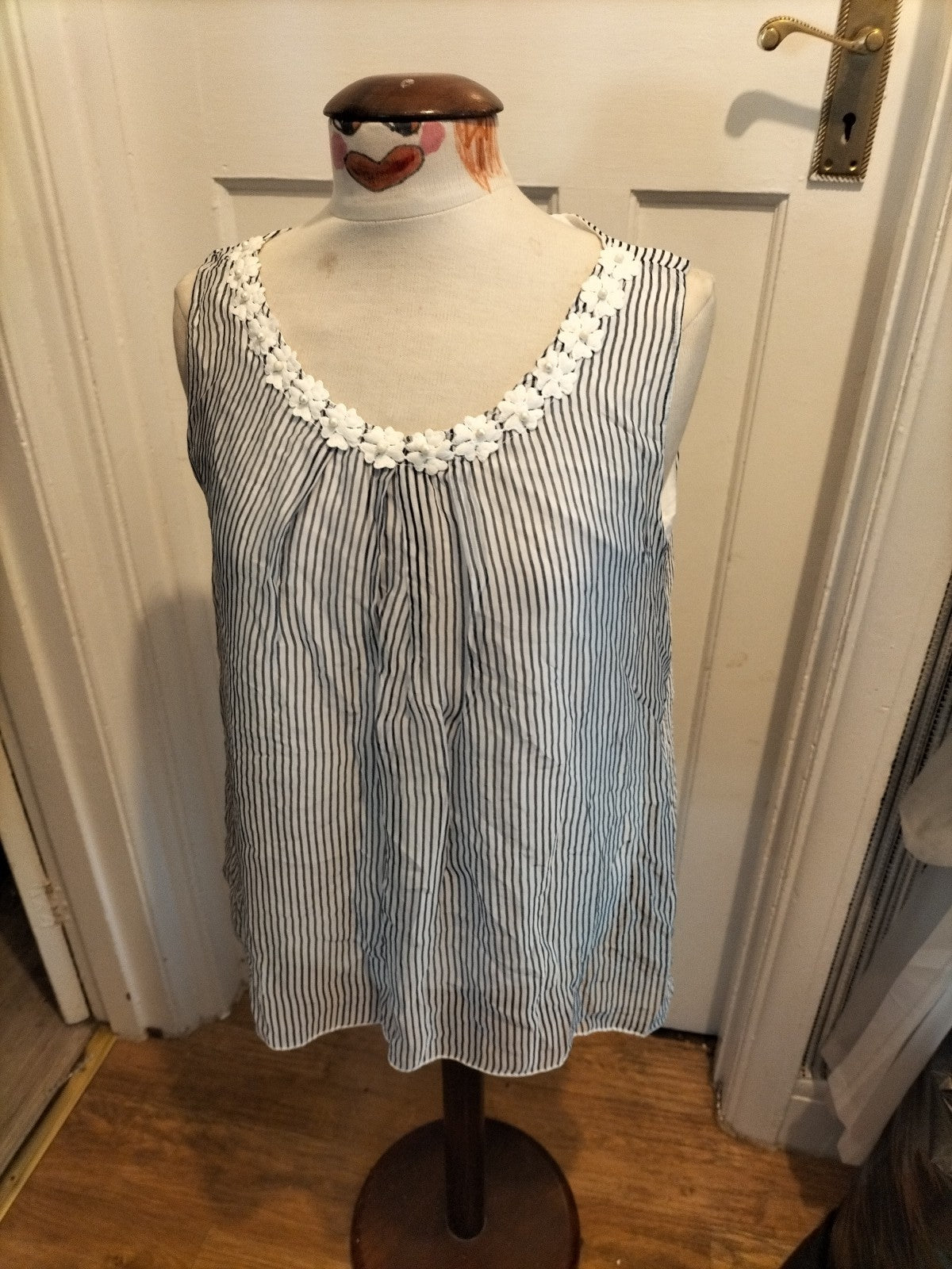 Ladies Rosemarine Size Large Striped Lined Sleeveless Blouse