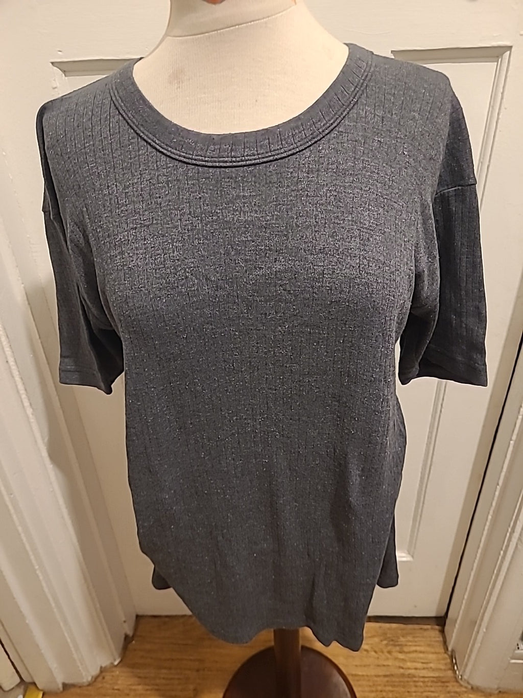 Mens Thermo Max Size Large Grey Short Sleeved Tshirt