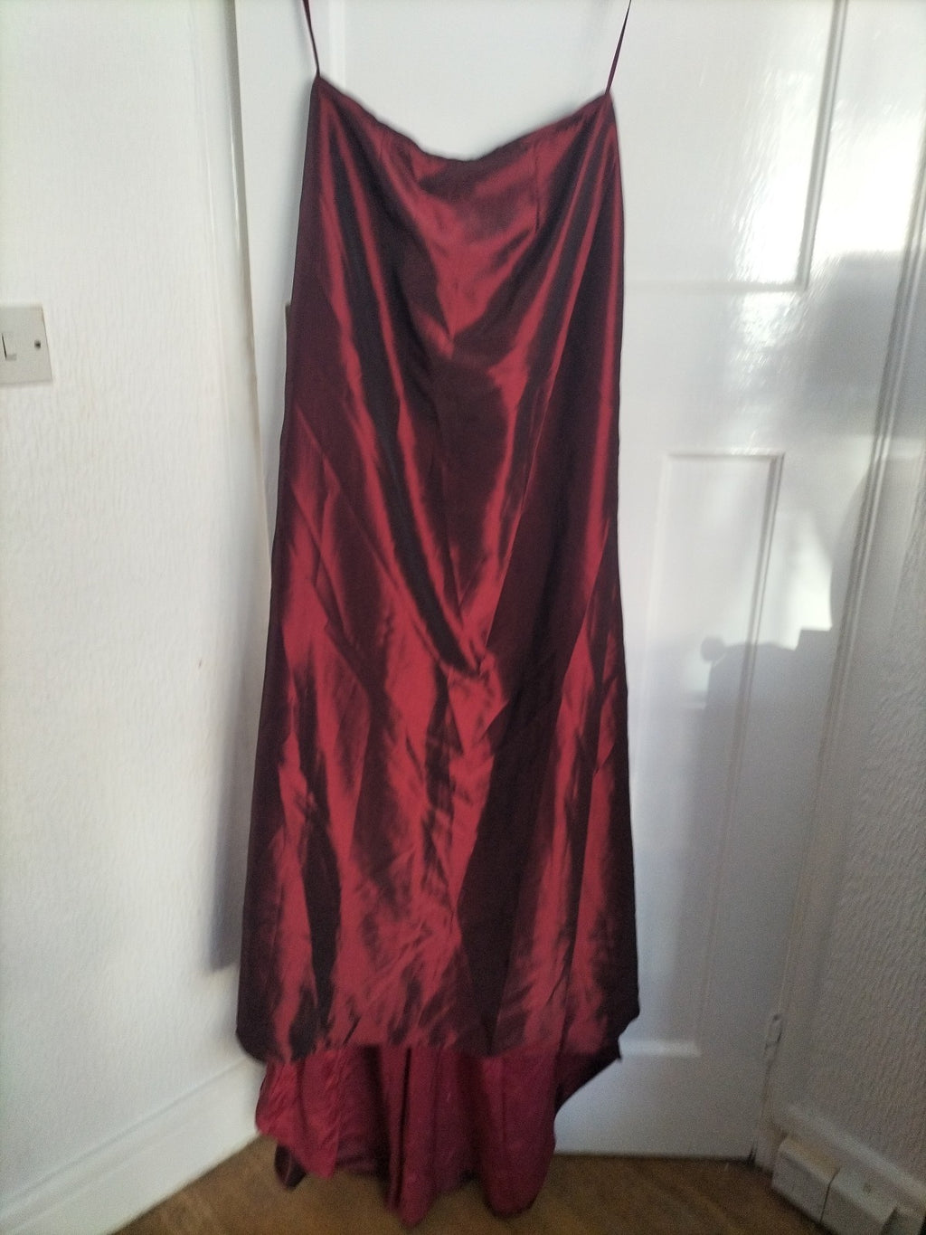 Ladies Size 14 Deep Purple Sleeveless Strapless Ball Gown Dress