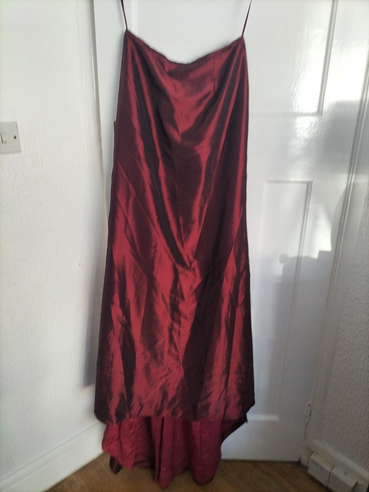 Ladies Size 14 Deep Purple Sleeveless Strapless Ball Gown Dress
