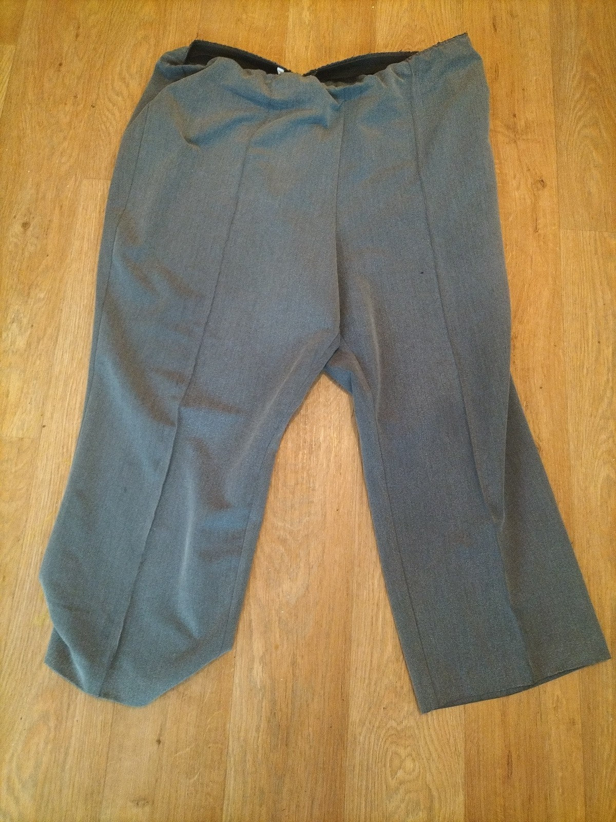 Ladies Bonmarche Size 22 Grey Elasticated Trousers Short Leg