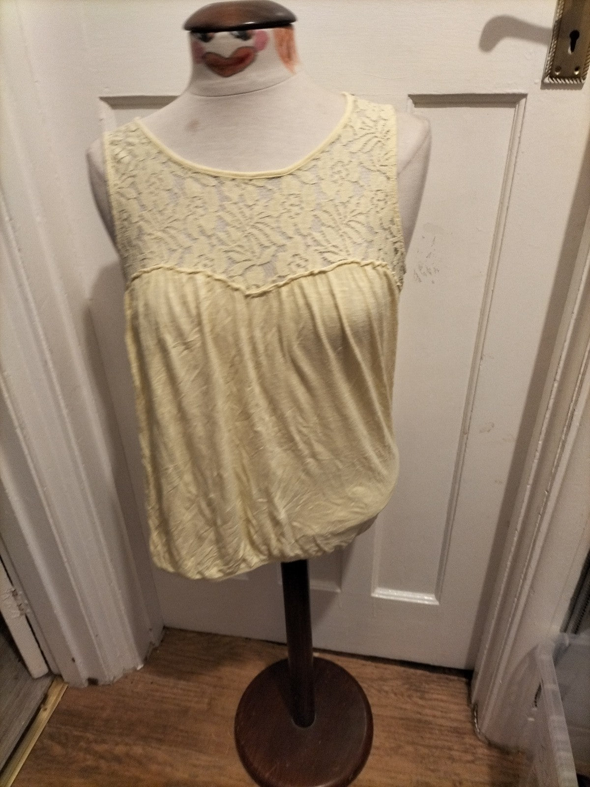 Ladies Dorothy Perkins Size 12 Yellow Sleeveless Tshirt