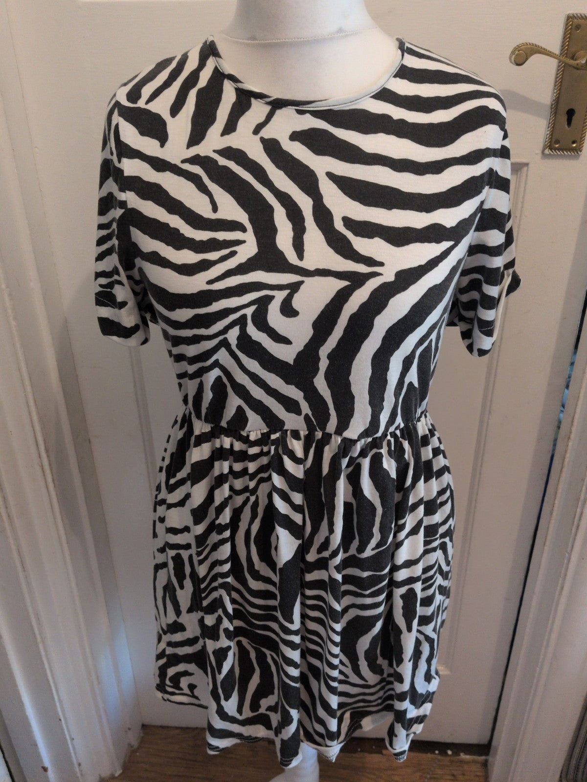 Ladies Prettylittlething 10 Zebra Print Fit And Flare Dress