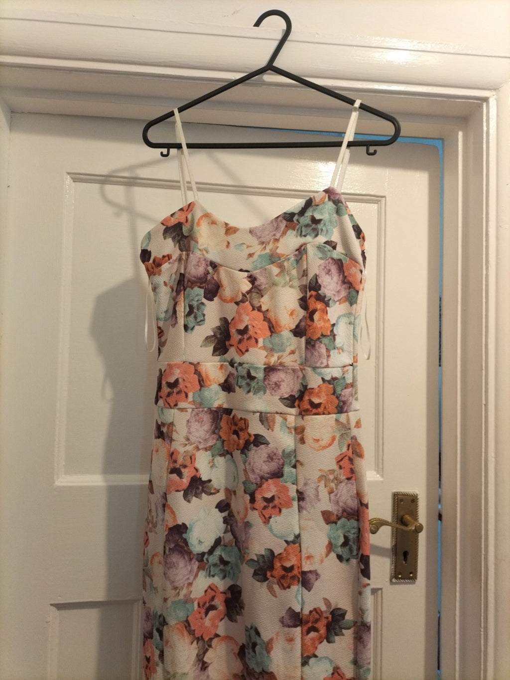 Ladies Missi Size 8 Cream Floral Sleeveless Long Dress