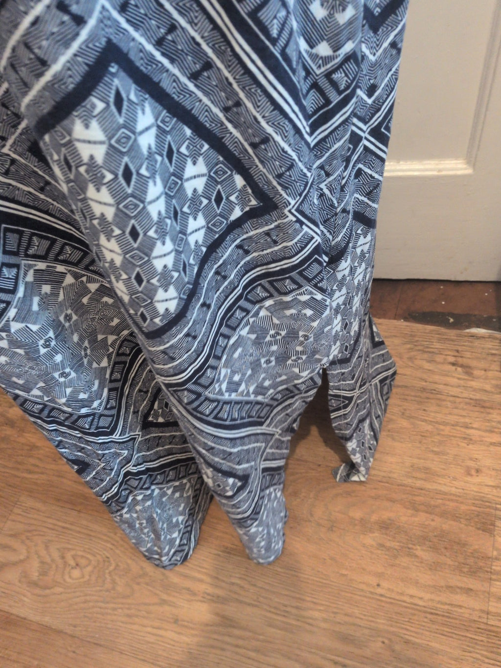 Ladies 16 Approx Blue And White Aztec Maxi Dress Sleeveless Long Length