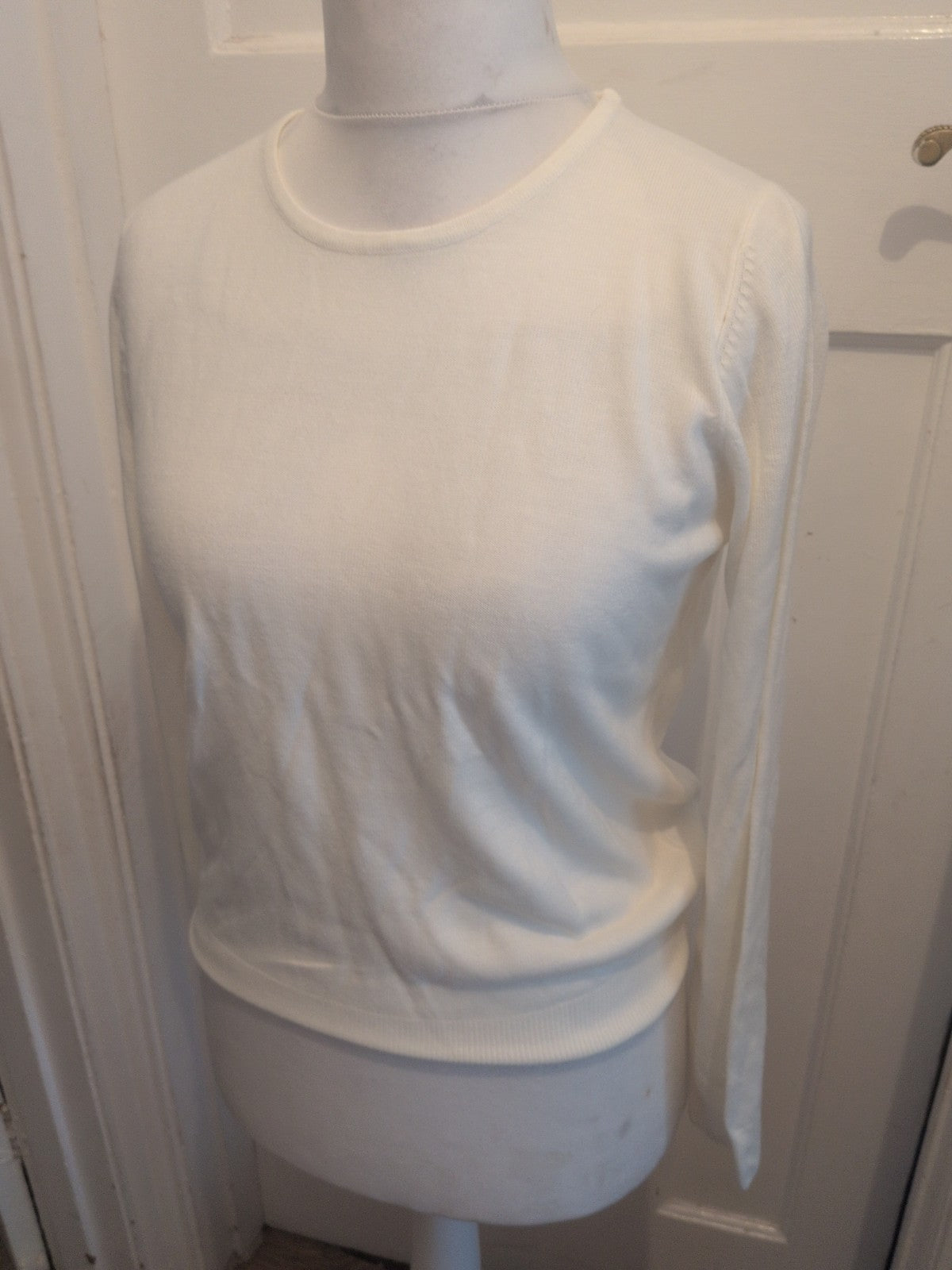 Ladies Marks And Spencer Size 12 Cream Long Sleeve Lightweight Jumper