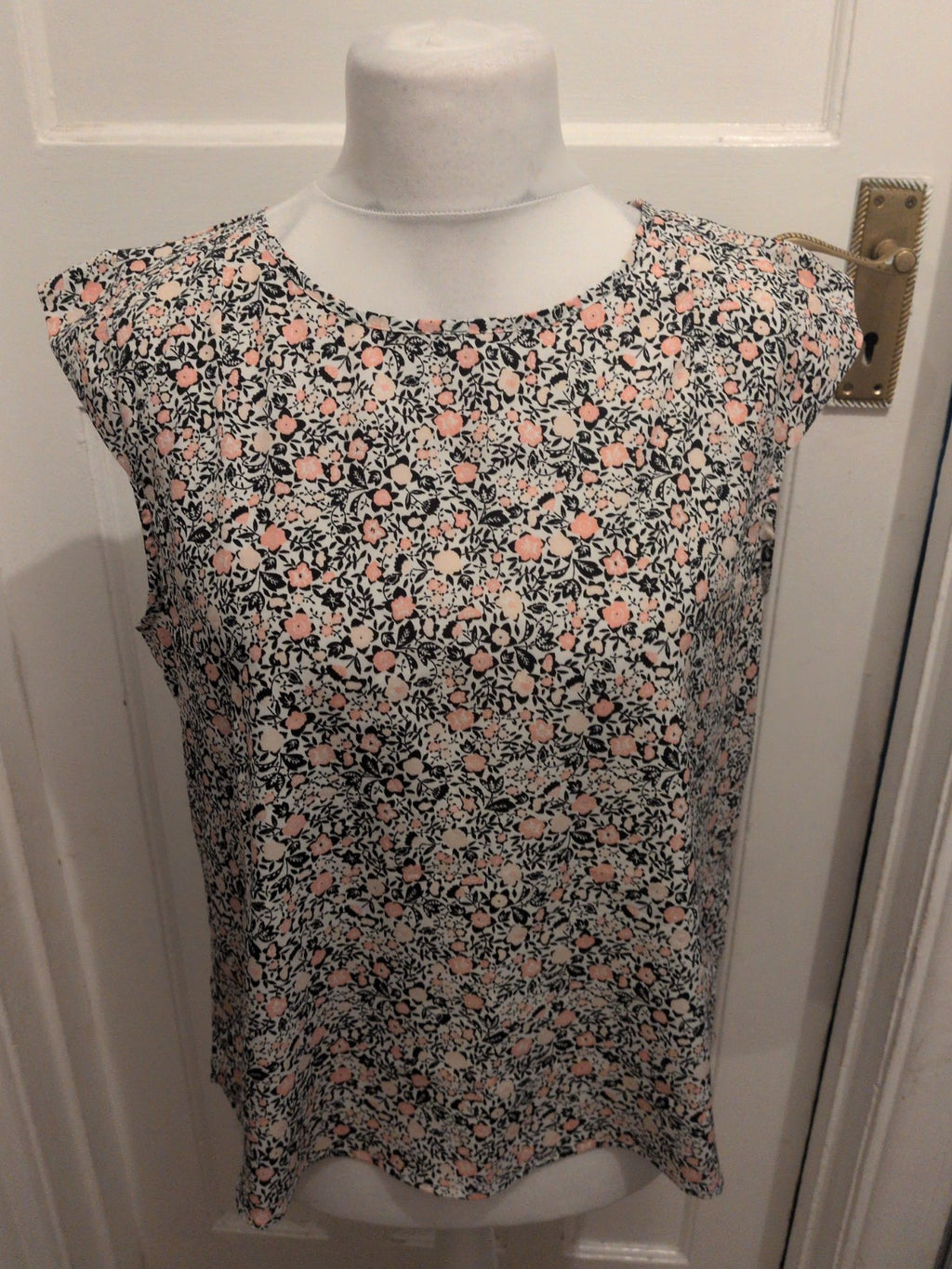 Peacocks Black White Pink Sleeveless Blouse Floral