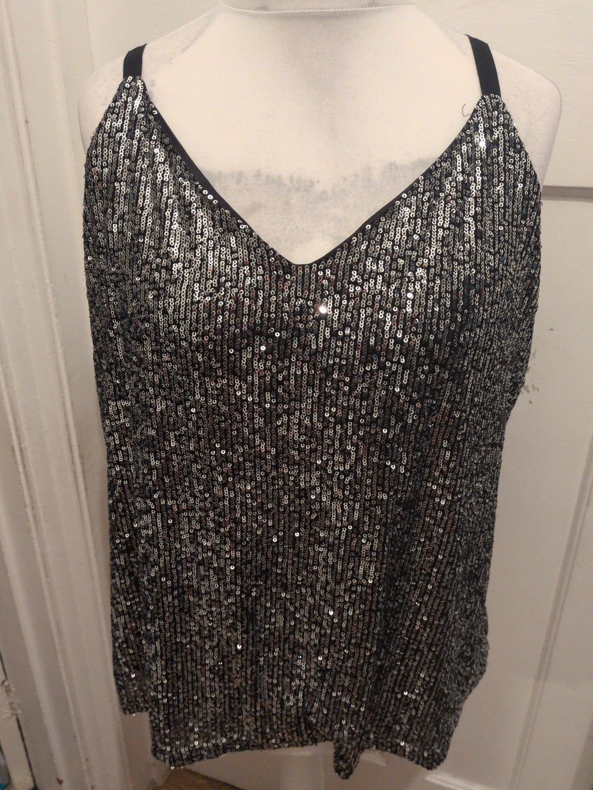 Ladies F&F Size 18 Silver Sequin Sleeveless Lined Blouse