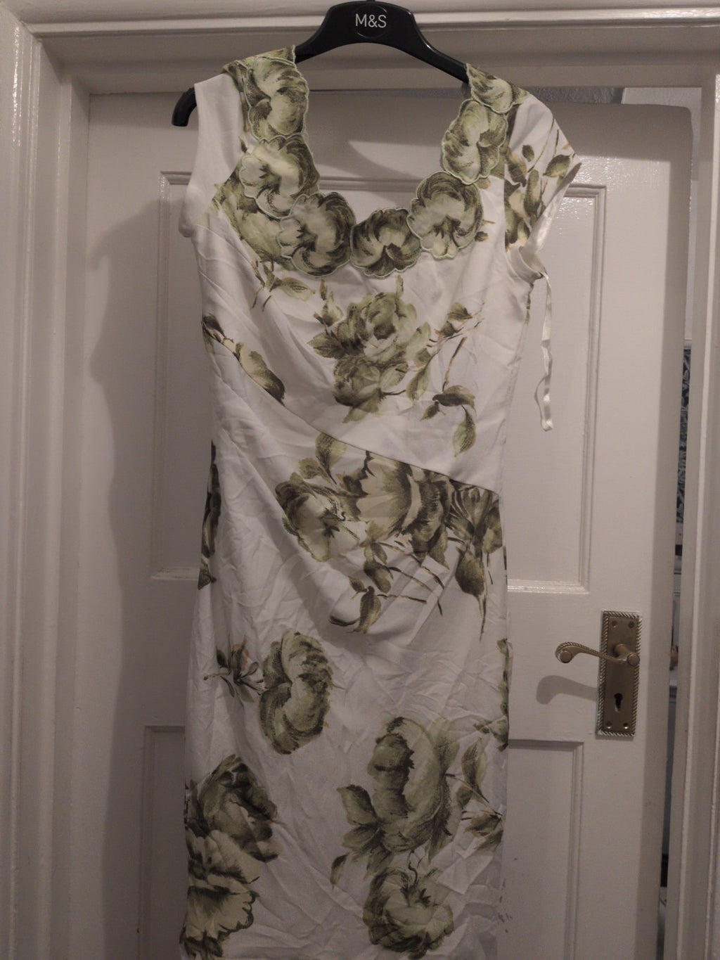 8 Green And White Floral Sleeveless Dress