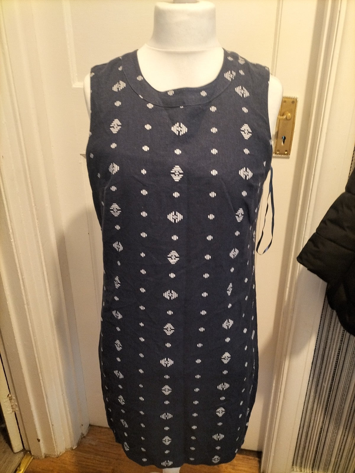 Ladies Peacocks Size 14 Navy With White Patterned Sleeveless Dress