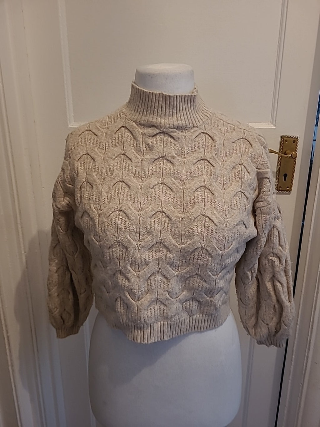 Ladies Asos Size 6 Beige Knit Long Sleeved Jumper