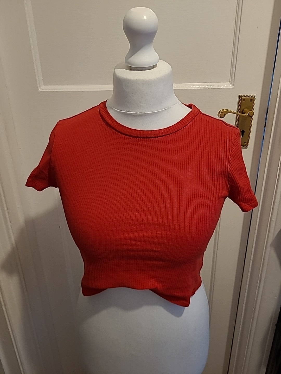 Ladies Divided Size Medium Red Short Sleeved Crop Top