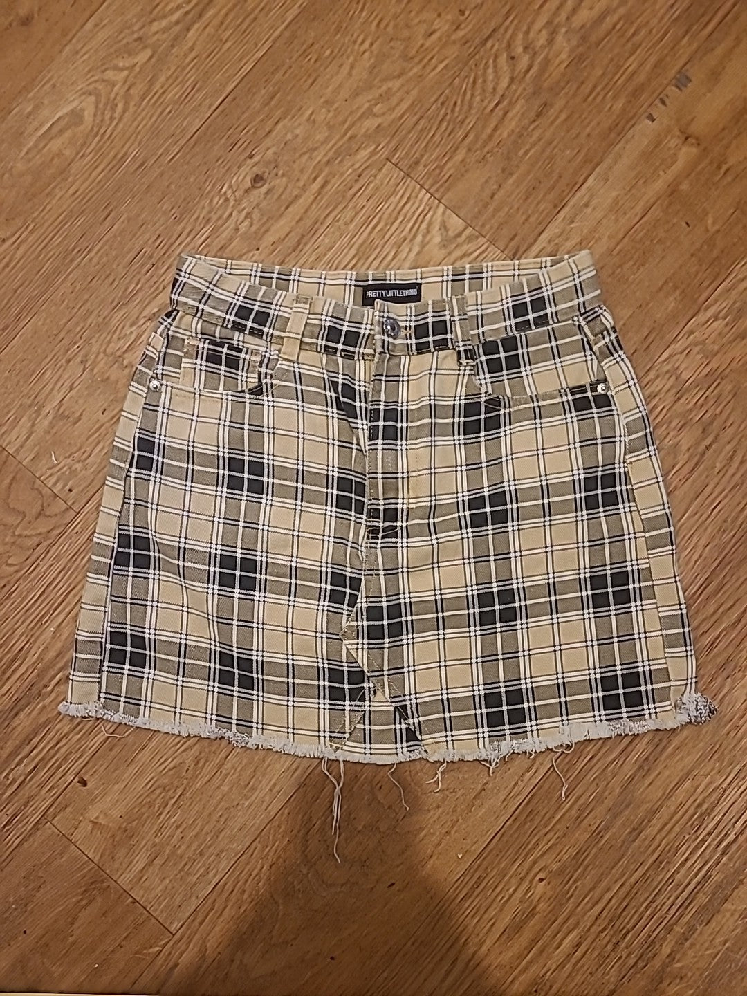 Ladies Prettylittlething Size 8 Beige Check Frayed Hem Skirt