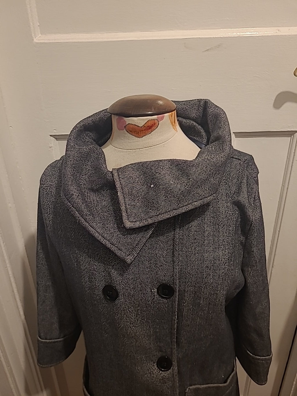 Ladies Lulu & Red Size 6 Aprox Grey Toned Long Sleeve Coat