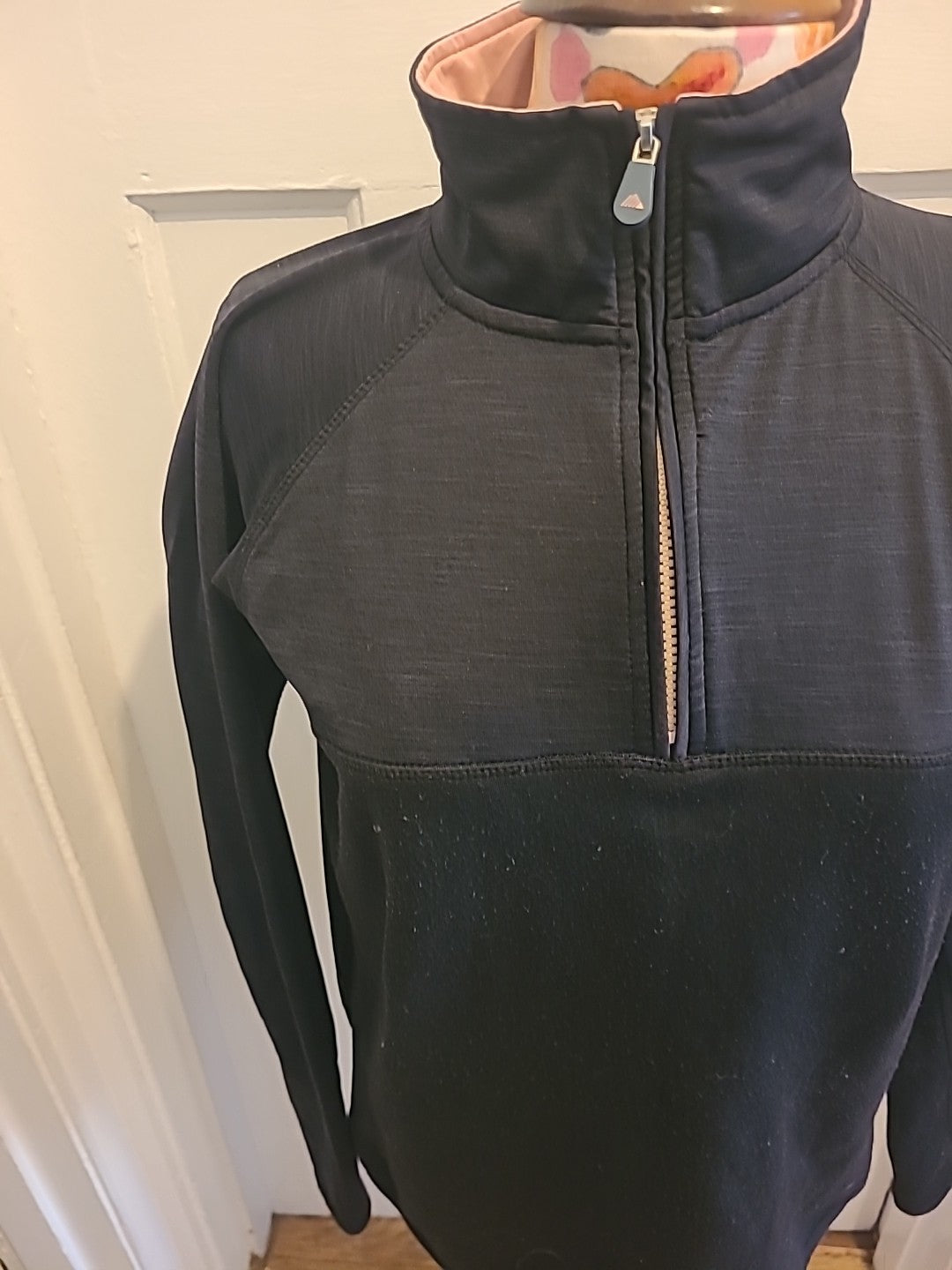 Ladies Northern Expo Size 14 Black With Pink Long Sleeved Pullover Activewear