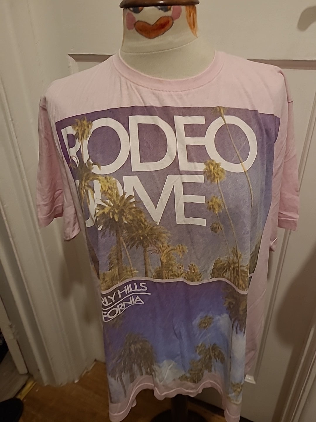 Mens Peacocks Size XL Pink Short Sleeved "Rodeo Drive" Tshirt