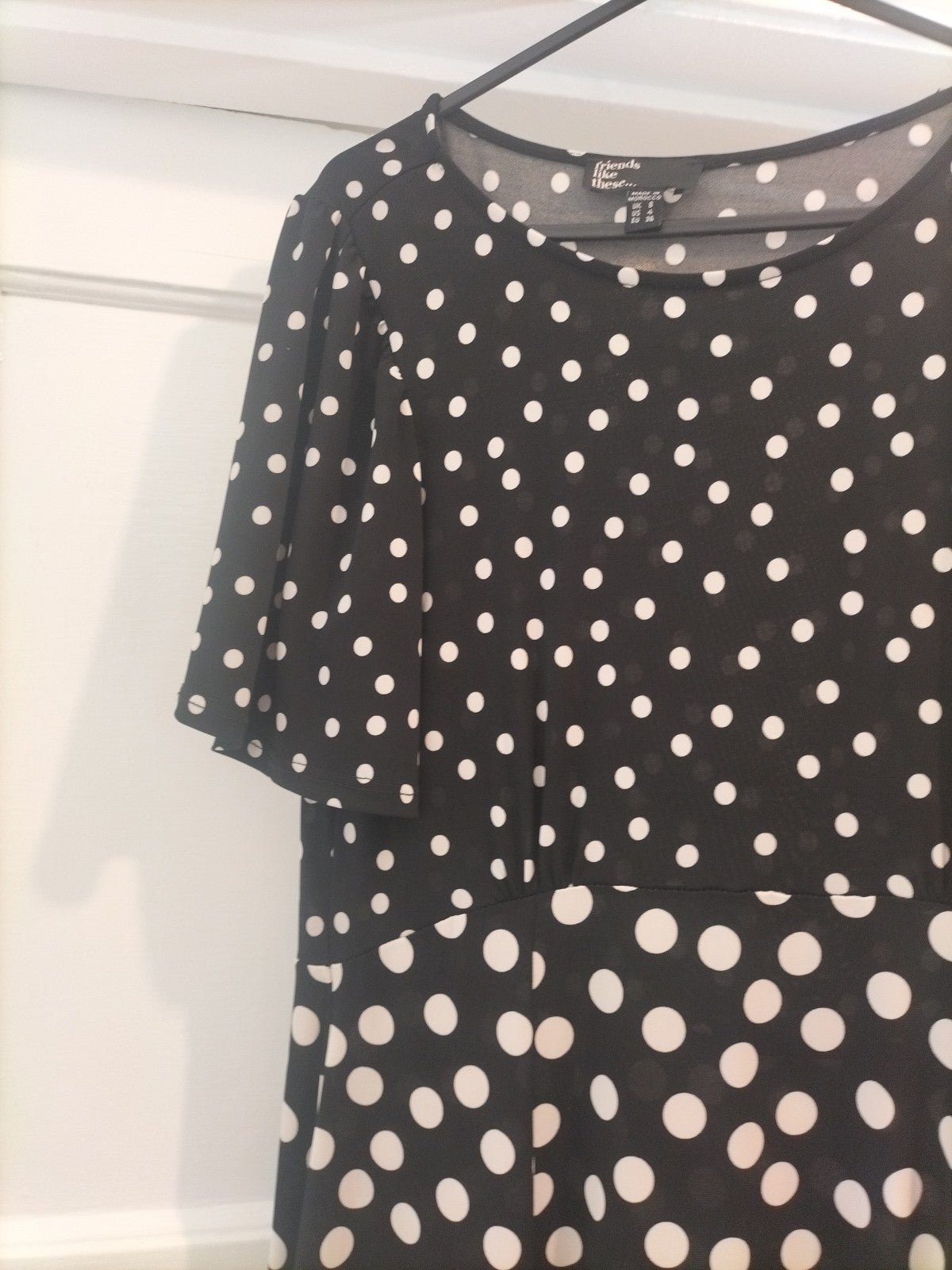 Ladies Friends Like These Size 8 Polkadot Short Sleeved Long Dress